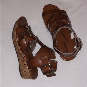 Lightly worn size 2 Kenneth Kole reaction heels